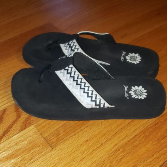 Yellow Box Sandals - Picture 3 of 6